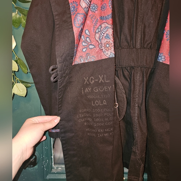 ¡Ay Güey! "Lola" black jacket with sugar skull print - Picture 7 of 7